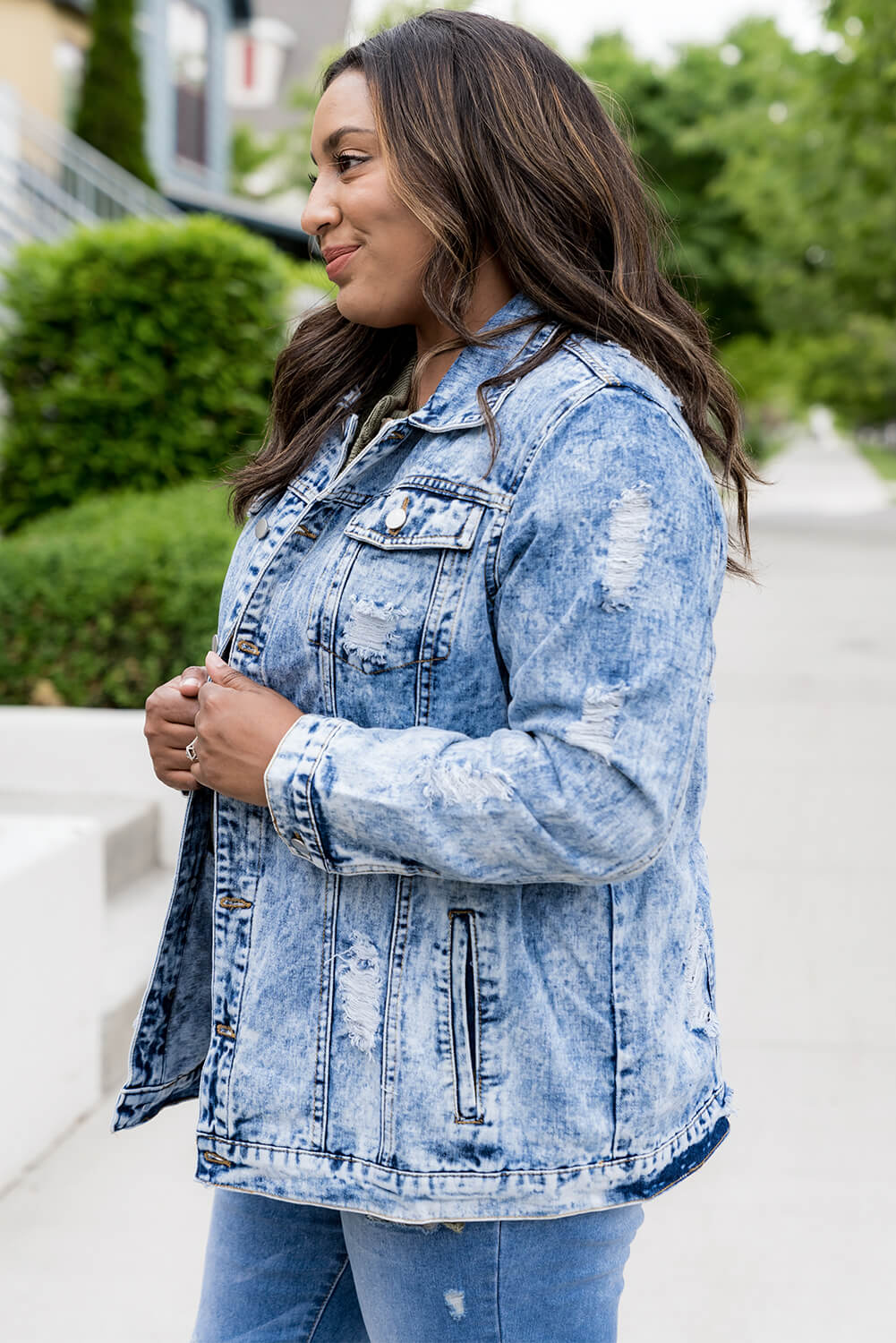 Acid wash shop denim jacket