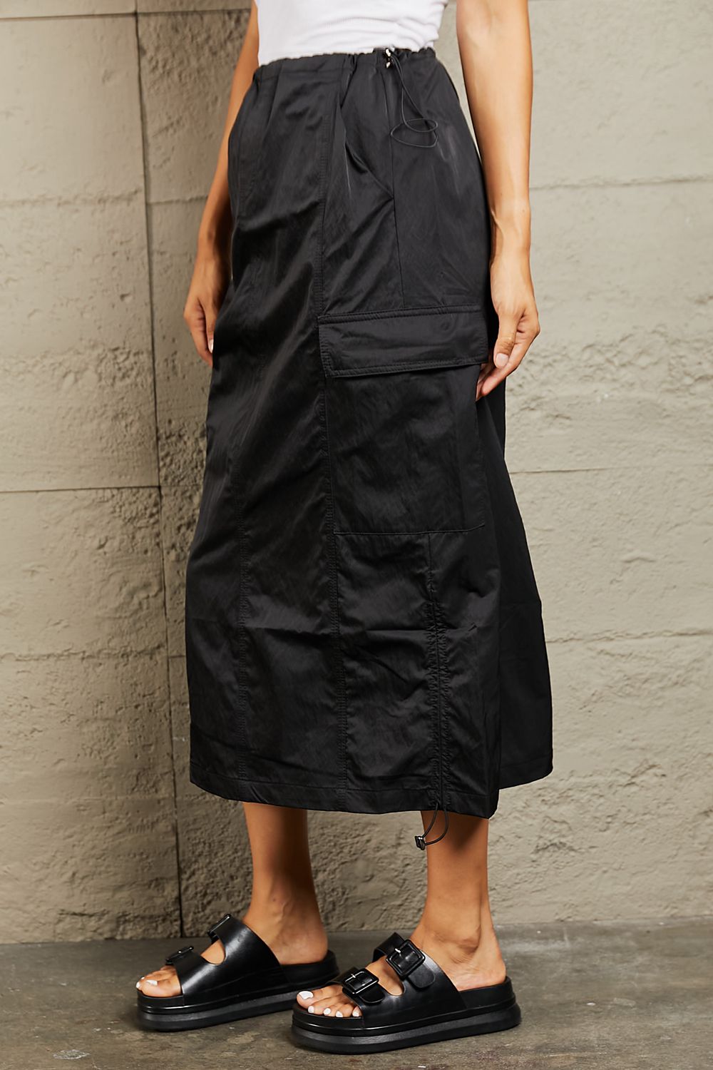 High waisted hotsell black skirt pockets