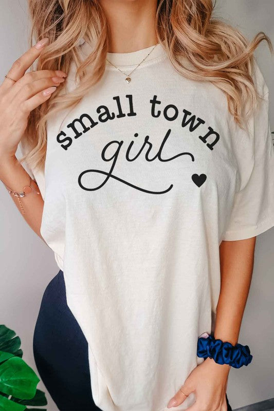 SMALL TOWN GIRL OVERSIZED GRAPHIC TEE