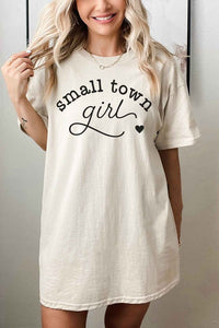 SMALL TOWN GIRL OVERSIZED GRAPHIC TEE