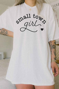 SMALL TOWN GIRL OVERSIZED GRAPHIC TEE