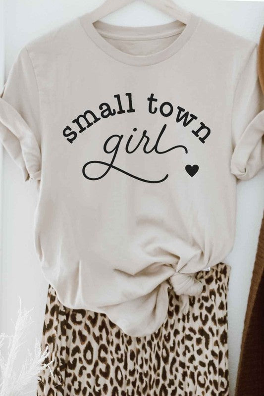 SMALL TOWN GIRL GRAPHIC TEE / T-SHIRT