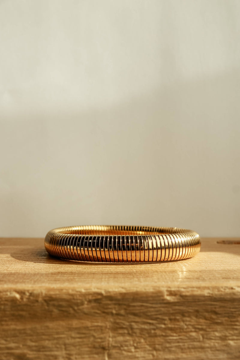 THE RIBBED BANGLE | MEDIUM