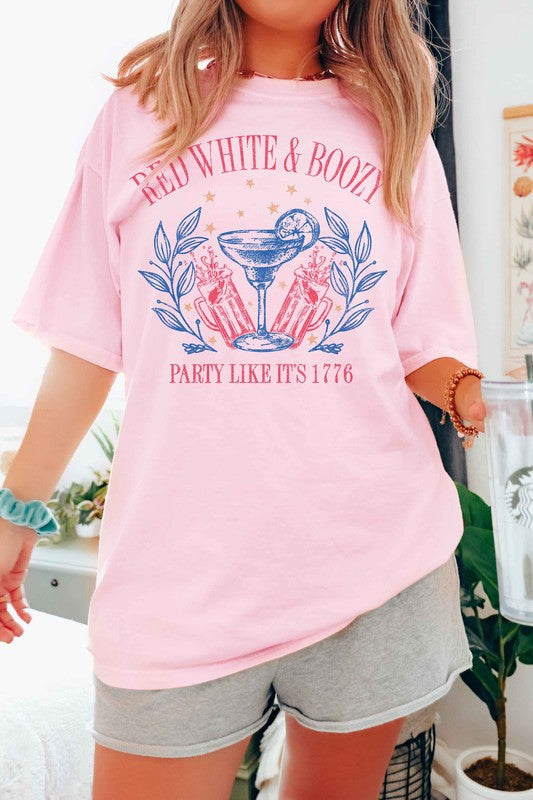 RED WHITE AND BOOZY AMERICANA GRAPHIC TEE
