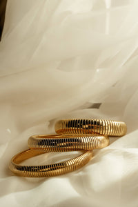 THE RIBBED BANGLE | MEDIUM