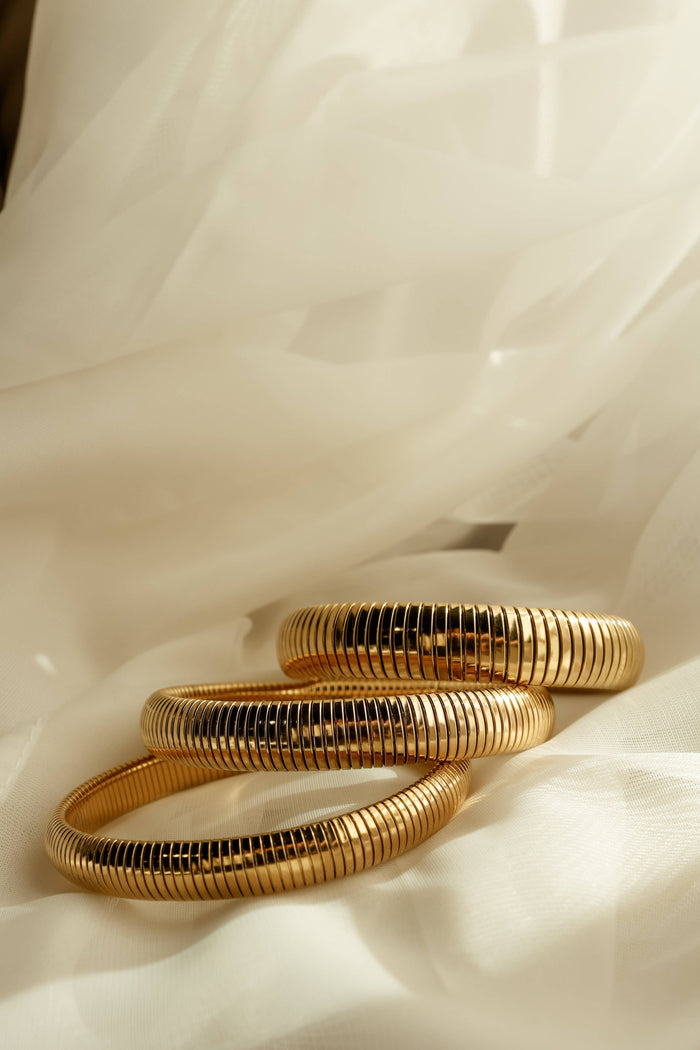 THE RIBBED BANGLE | MEDIUM