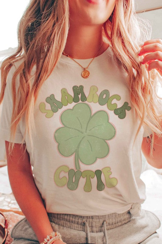 VINTAGE SHAMROCK CUTIE Graphic T-Shirt